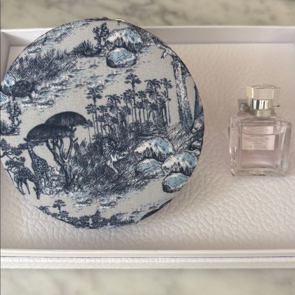NEW Limited Edition Exclusive Dior Gift Jewelry Box & Miss Dior Eau de Toilette - Picture 2 of 5